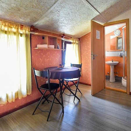 San Art Floating Hostel & Apartments Belgrade Exterior photo