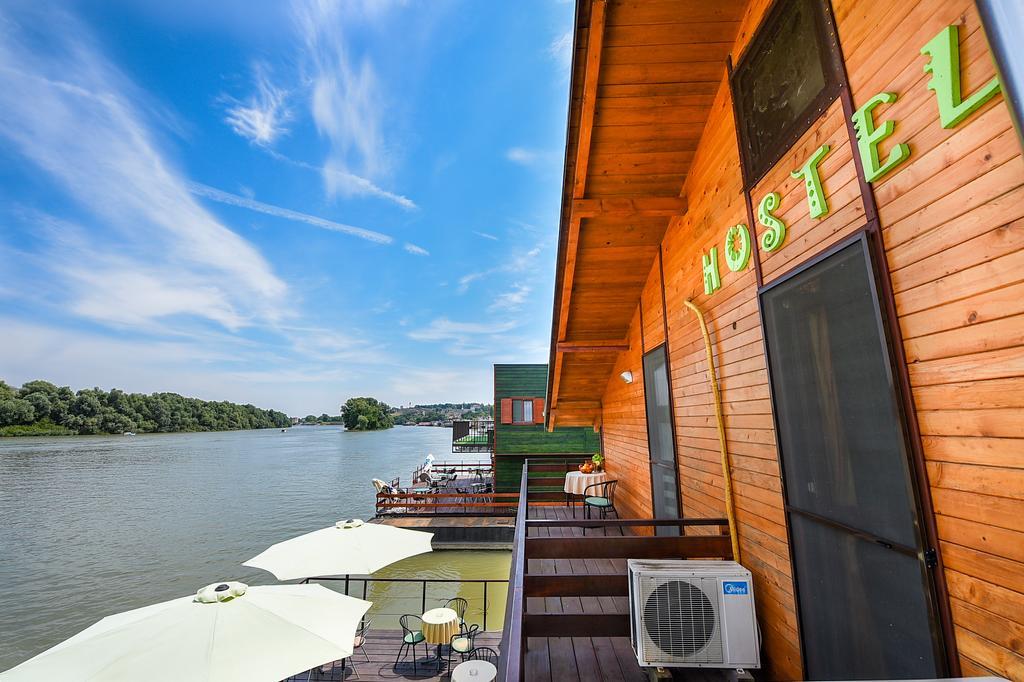 San Art Floating Hostel & Apartments Belgrade Exterior photo