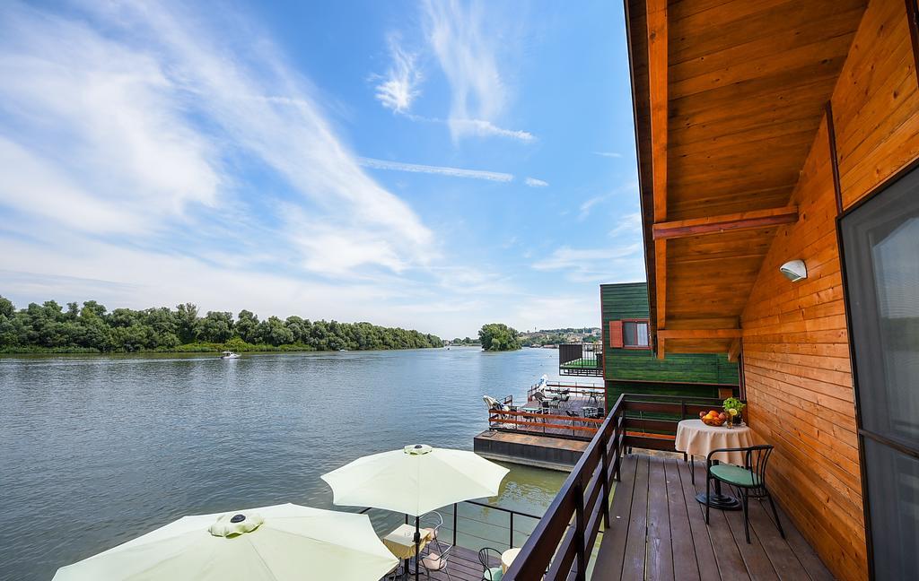 San Art Floating Hostel & Apartments Belgrade Exterior photo