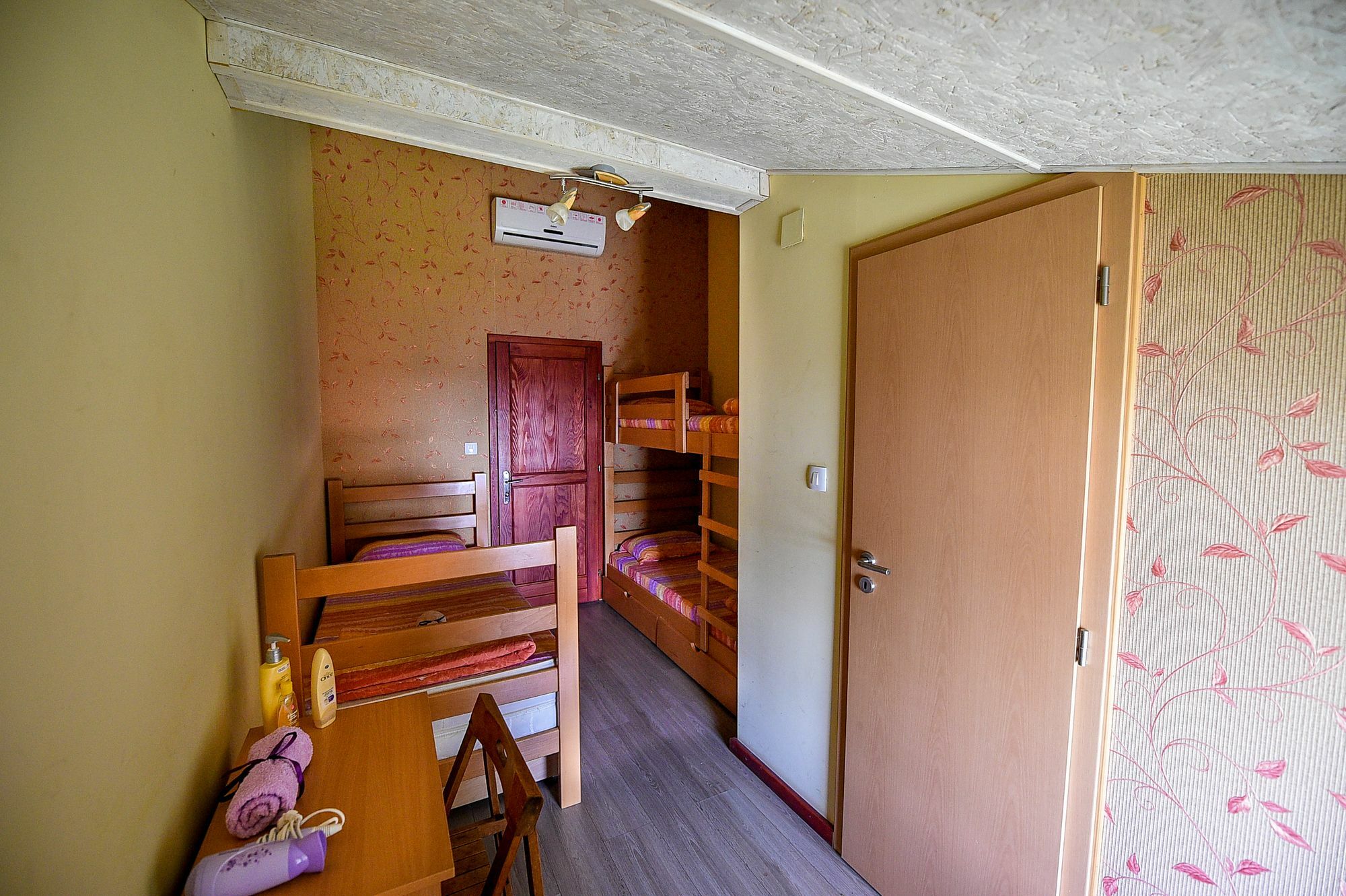 San Art Floating Hostel & Apartments Belgrade Exterior photo